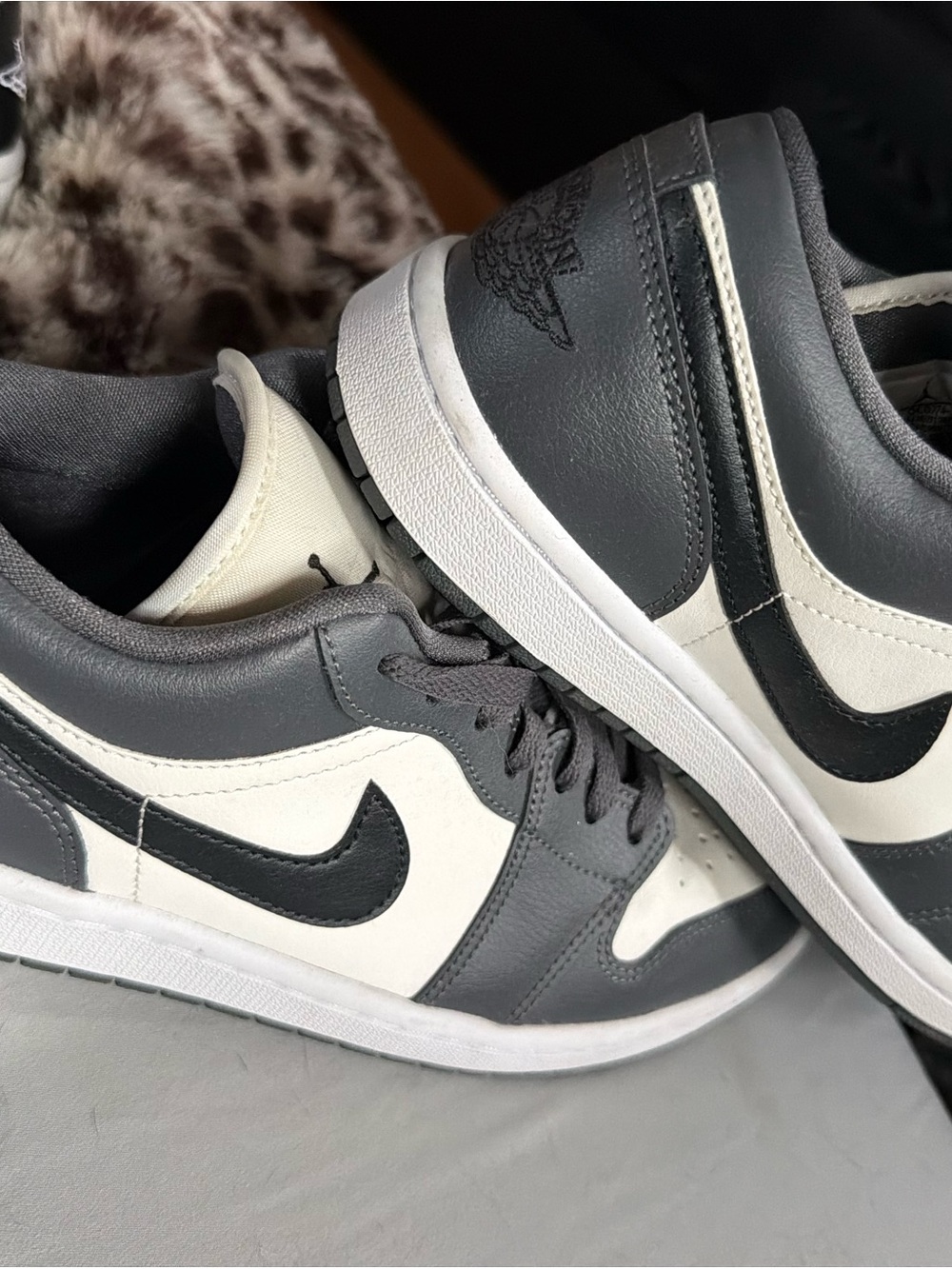 Wmns Air Jordan 1 Low 'Dark Grey'